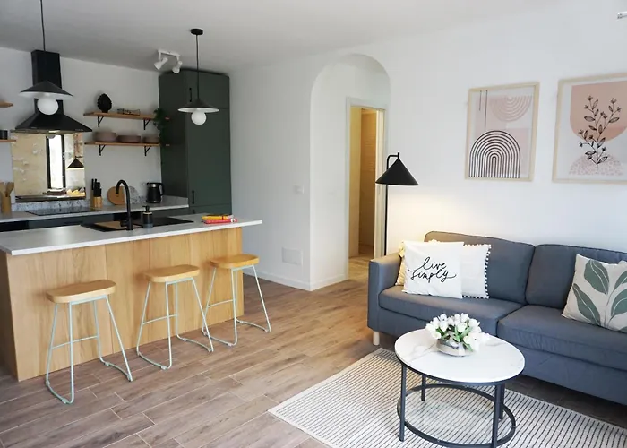 Club Tropicana Boutique Apartments
